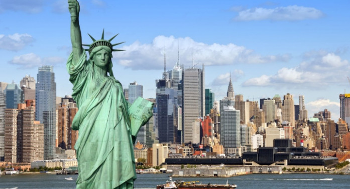 Tour Nueva York - Central Park, Lincoln Center, edificio Dakota, El Empire State, la Estatua de la Libertad, y los Strawberry Fields, La 5ta Avenida, Chinatown, pequeña italia, el Rockefeller Center, Memorial 911, esculturas de bronce del Toro de Wall Street y más - Funshaft Travel